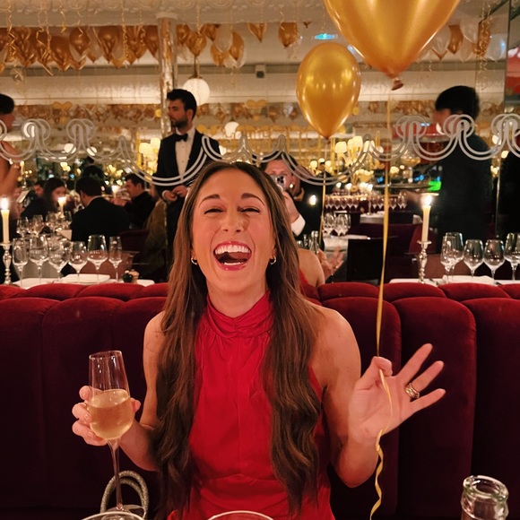 Meet your Posher, Ashley - Picture 2 of 5